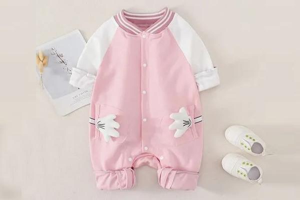 Clothing advice for newborns